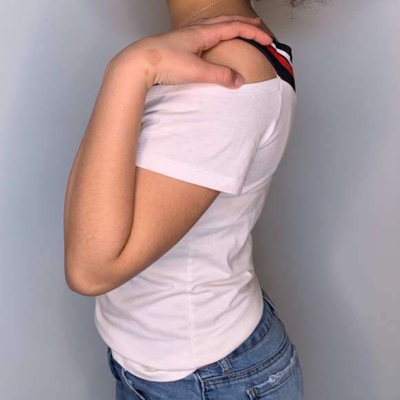 V-Neck Top ✨ - Picture 2 of 4